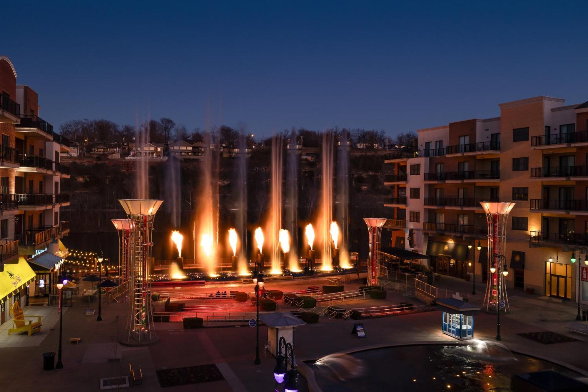 Hotel Hilton Promenade Branson Landing Extérieur photo